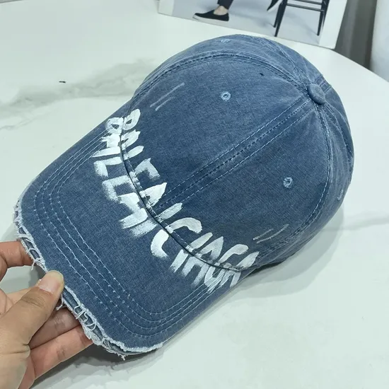 Broken Hole Graffiti Letter Sunshade Baseball Cap
