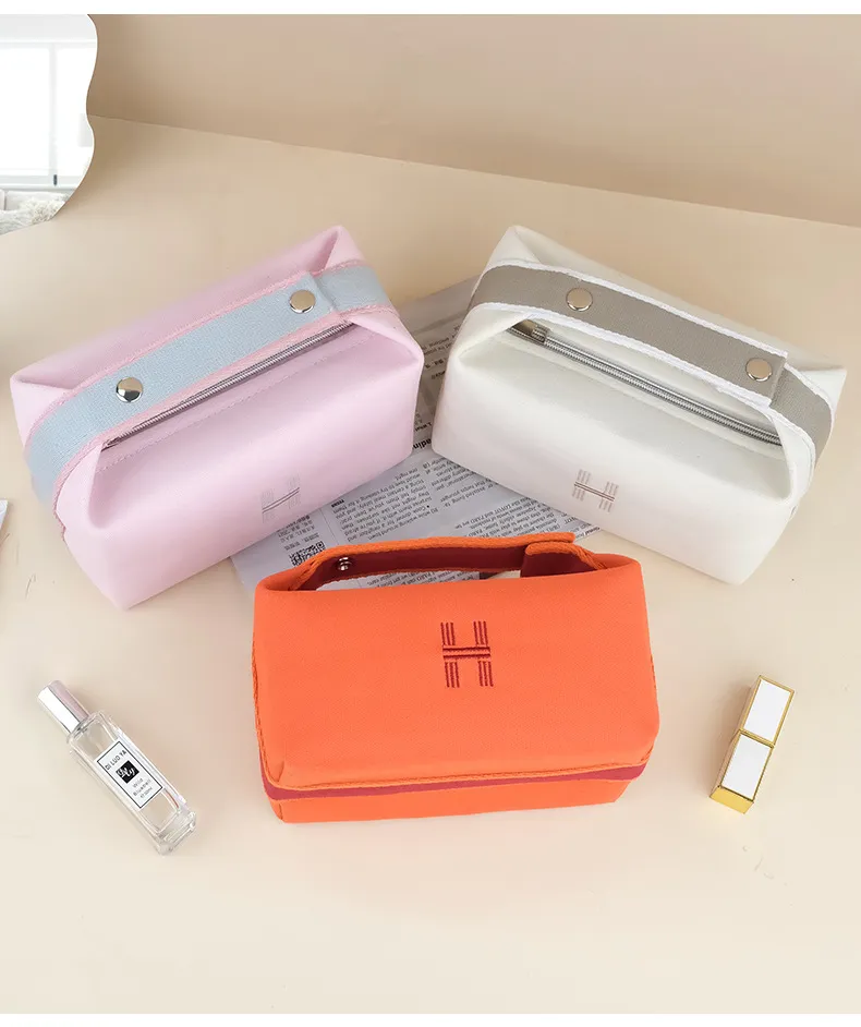 Travel Toiletry Large Capacity Canvas Portable Women&prime;s Cosmetics Storage Bag