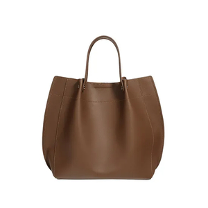 a Niche Design for a Versatile One Shoulder Commuting Handbag