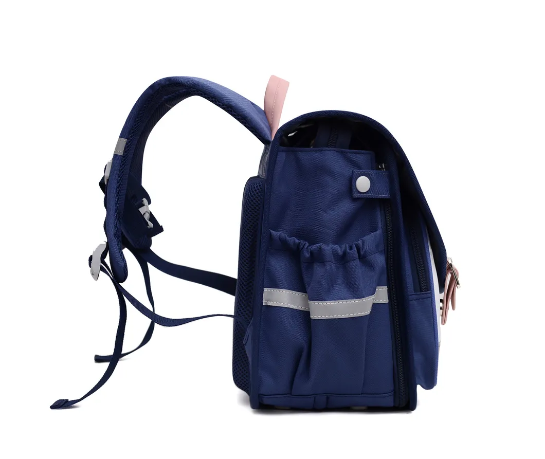 Horizontal Version of British Waterproof and Load-Reducing Spine Protection Backpack
