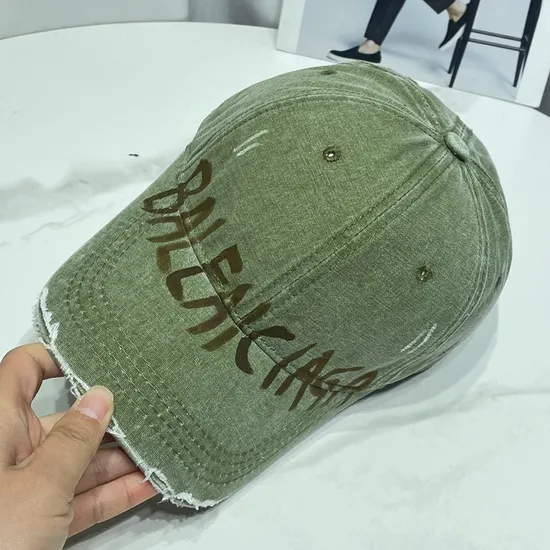 Broken Hole Graffiti Letter Sunshade Baseball Cap