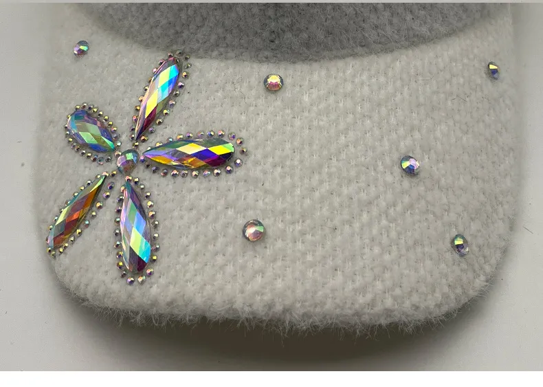 Women&prime;s Autumn and Winter Thickened Warm Water Diamond Duck Tongue Hat