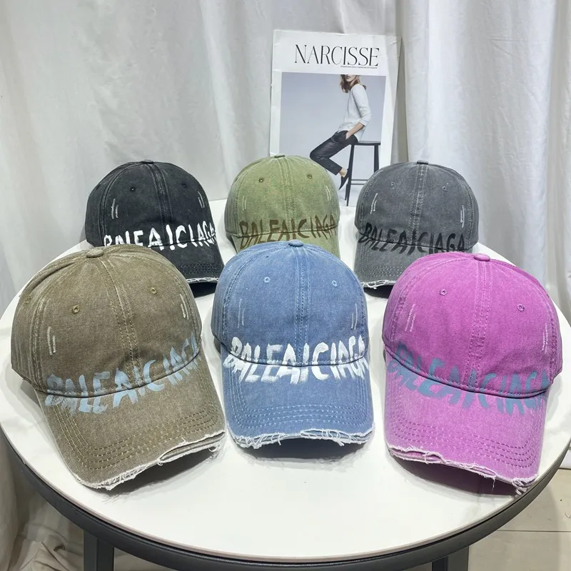 Broken Hole Graffiti Letter Sunshade Baseball Cap