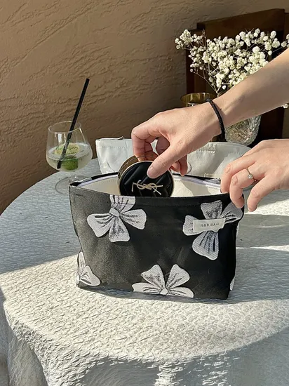 Dark Wind Bow Travel Portable Wash and Organize Large Capacity Makeup Bag