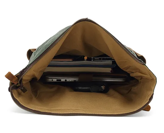 Retro Waterproof Large Capacity Contrasting Leather Shoulder Bag