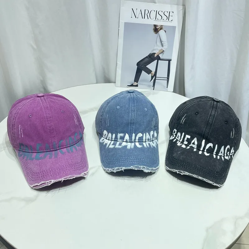Broken Hole Graffiti Letter Sunshade Baseball Cap